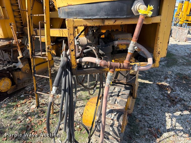 image for item FU4794 1989 Gomaco 6400 slip form paver
