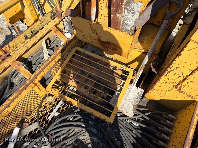 image for item FU4794 1989 Gomaco 6400 slip form paver