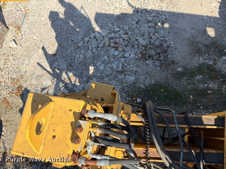 image for item FU4794 1989 Gomaco 6400 slip form paver