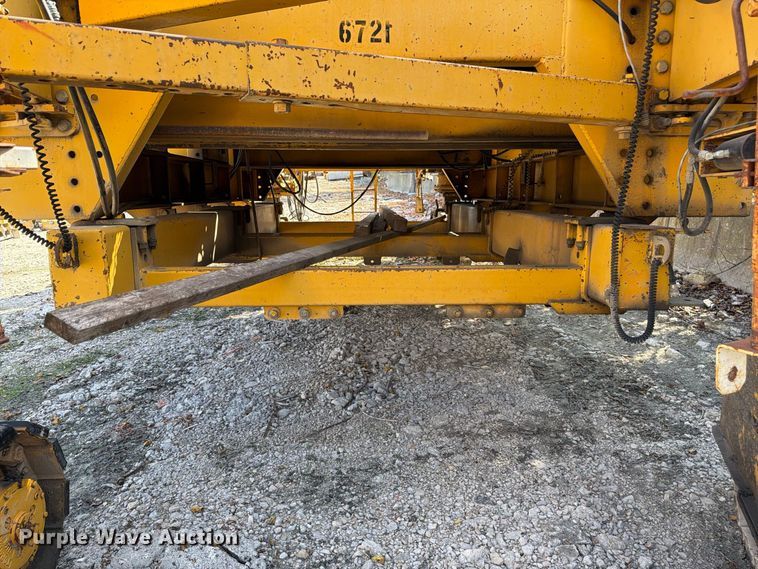 image for item FU4794 1989 Gomaco 6400 slip form paver
