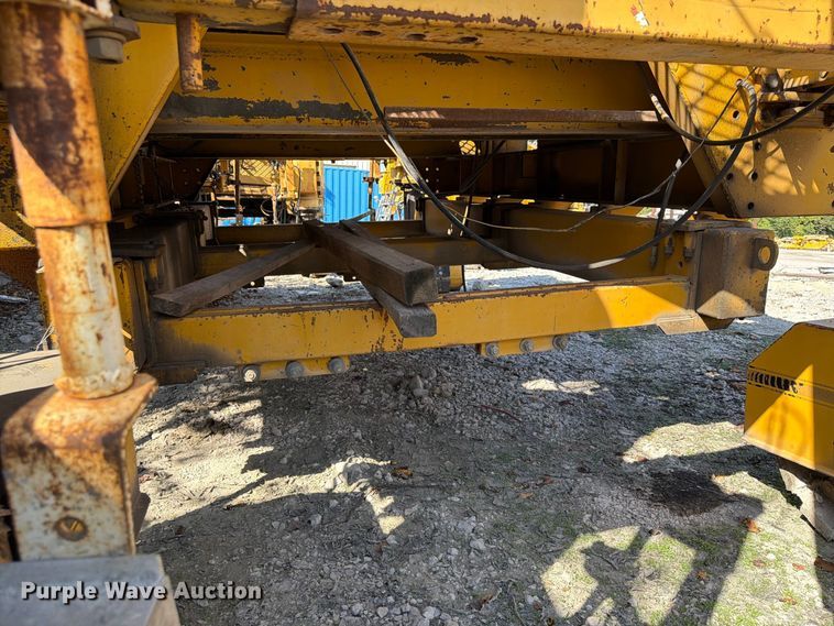 image for item FU4794 1989 Gomaco 6400 slip form paver