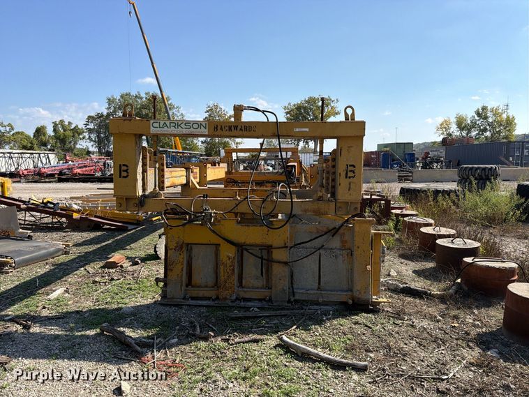 image for item FU4794 1989 Gomaco 6400 slip form paver