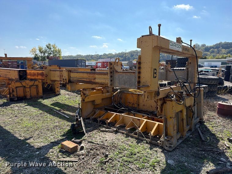 image for item FU4794 1989 Gomaco 6400 slip form paver