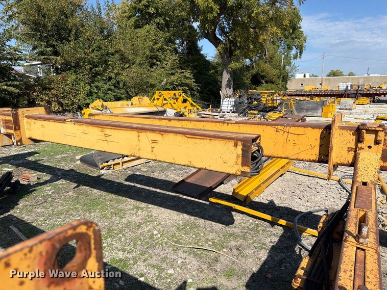 image for item FU4794 1989 Gomaco 6400 slip form paver