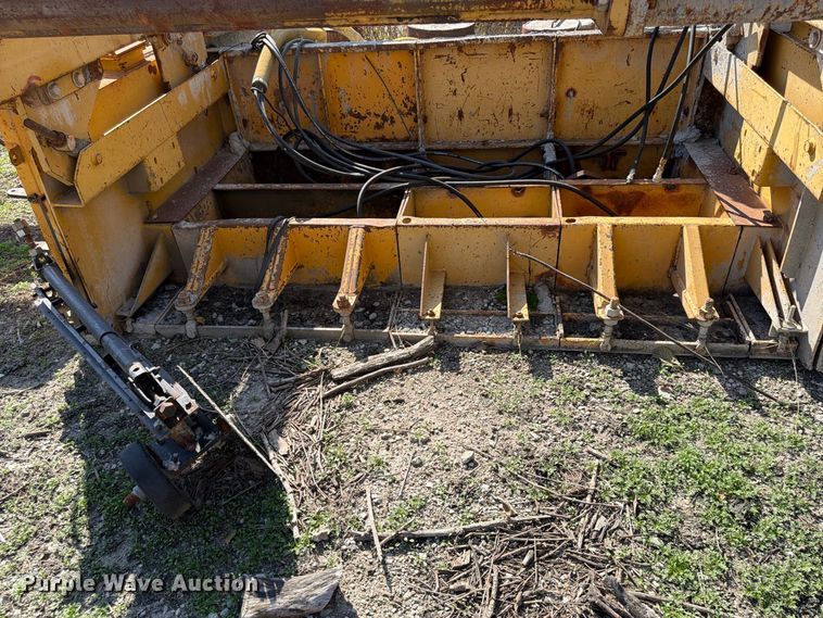 image for item FU4794 1989 Gomaco 6400 slip form paver