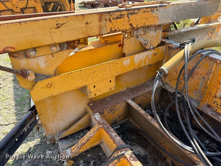 image for item FU4794 1989 Gomaco 6400 slip form paver