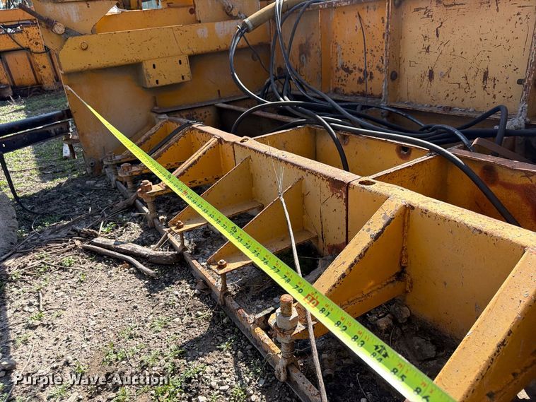 image for item FU4794 1989 Gomaco 6400 slip form paver