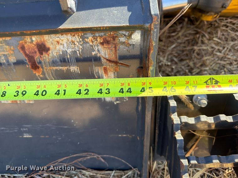 image for item FU4824 John Deere SG96 skid steer blade