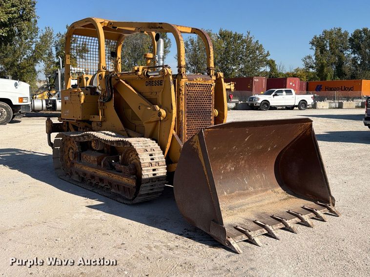 image for item FU4833 1987 Dresser 125E track loader
