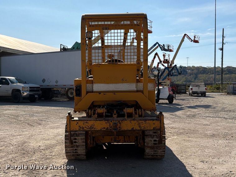 image for item FU4833 1987 Dresser 125E track loader