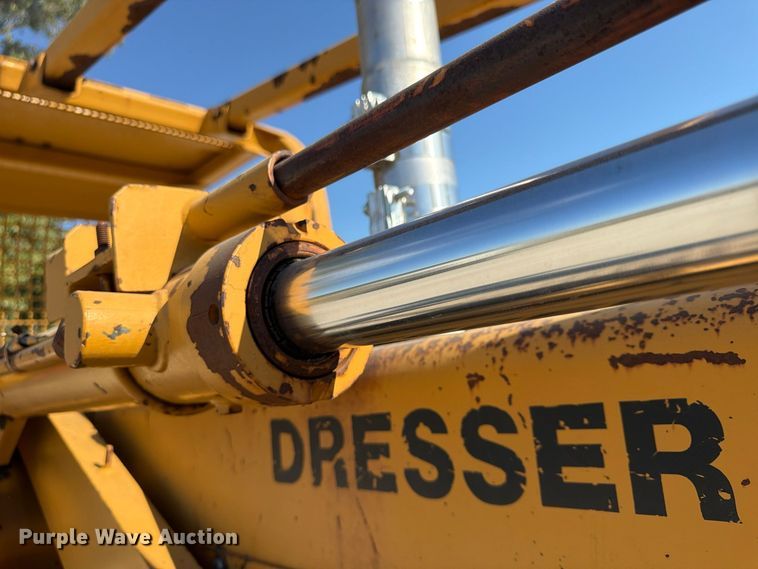 image for item FU4833 1987 Dresser 125E track loader