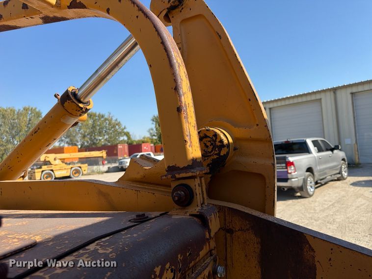 image for item FU4833 1987 Dresser 125E track loader