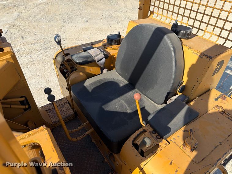 image for item FU4833 1987 Dresser 125E track loader
