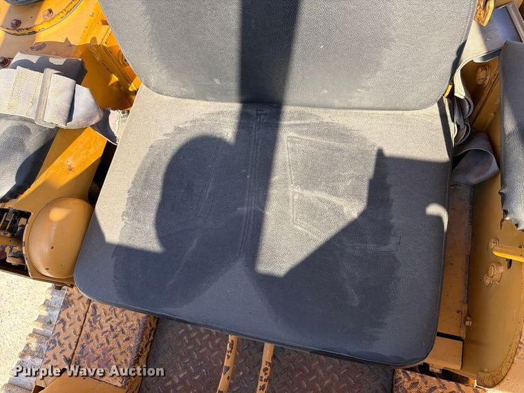 image for item FU4833 1987 Dresser 125E track loader