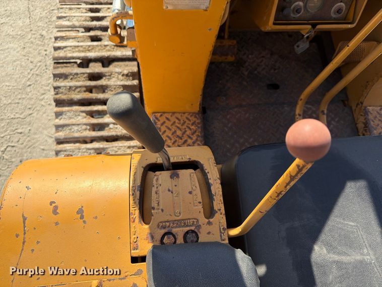 image for item FU4833 1987 Dresser 125E track loader