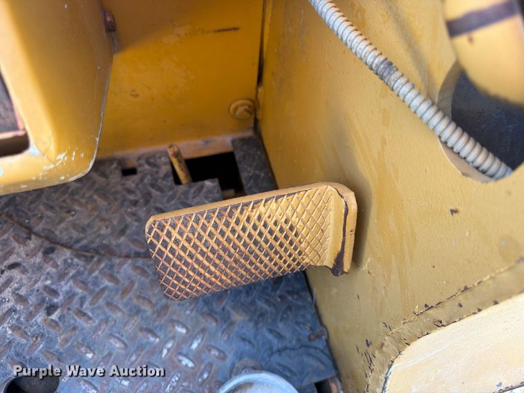 image for item FU4833 1987 Dresser 125E track loader