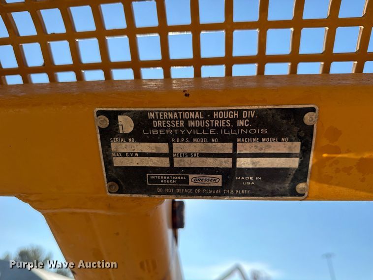image for item FU4833 1987 Dresser 125E track loader