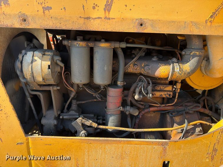 image for item FU4833 1987 Dresser 125E track loader