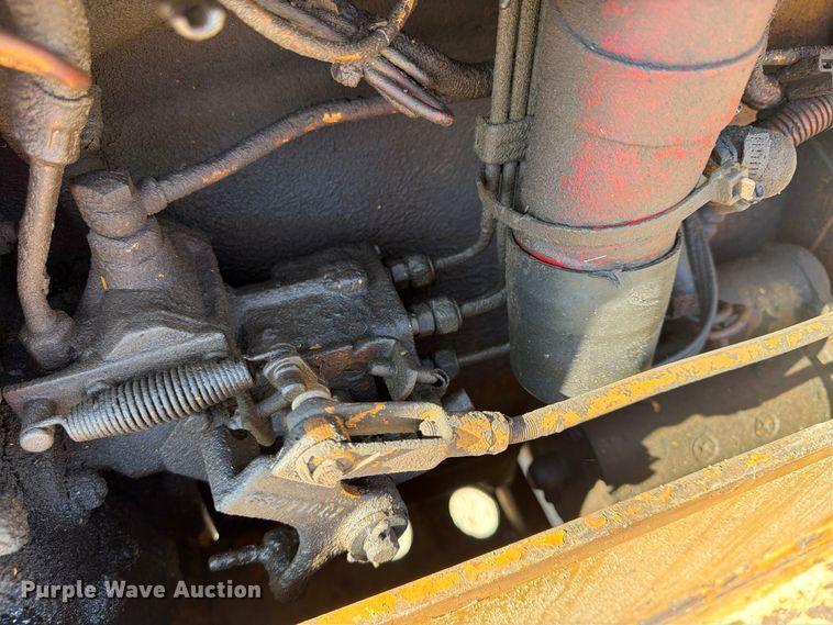 image for item FU4833 1987 Dresser 125E track loader