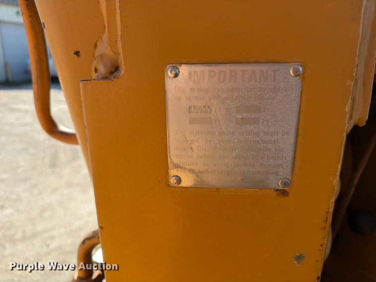 image for item FU4833 1987 Dresser 125E track loader