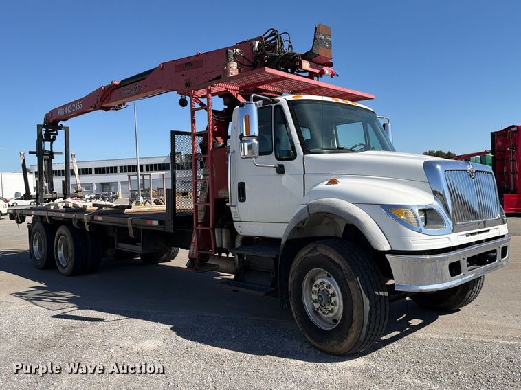 image for item FU6001 2006 International 7600 crane truck