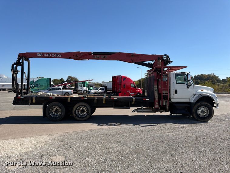image for item FU6001 2006 International 7600 crane truck