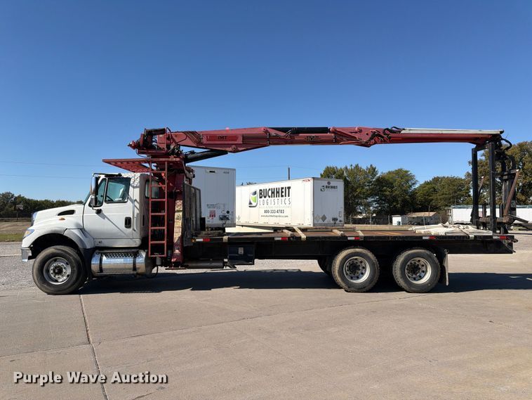 image for item FU6001 2006 International 7600 crane truck