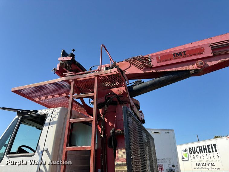 image for item FU6001 2006 International 7600 crane truck