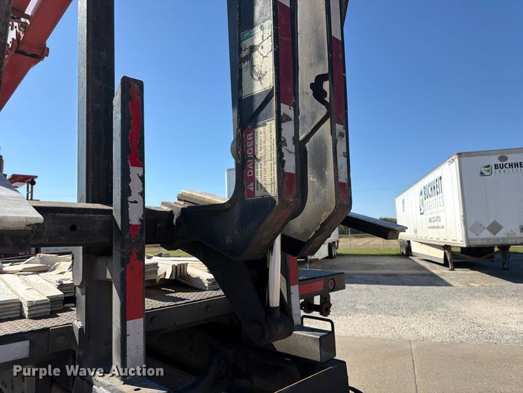 image for item FU6001 2006 International 7600 crane truck