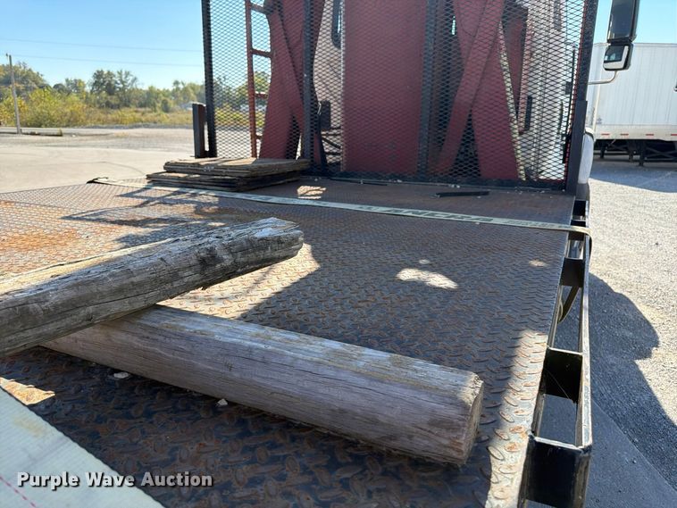 image for item FU6001 2006 International 7600 crane truck