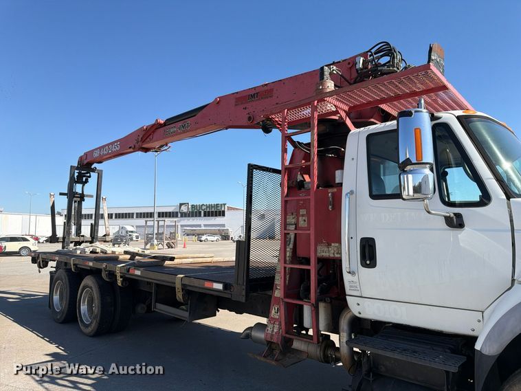 image for item FU6001 2006 International 7600 crane truck