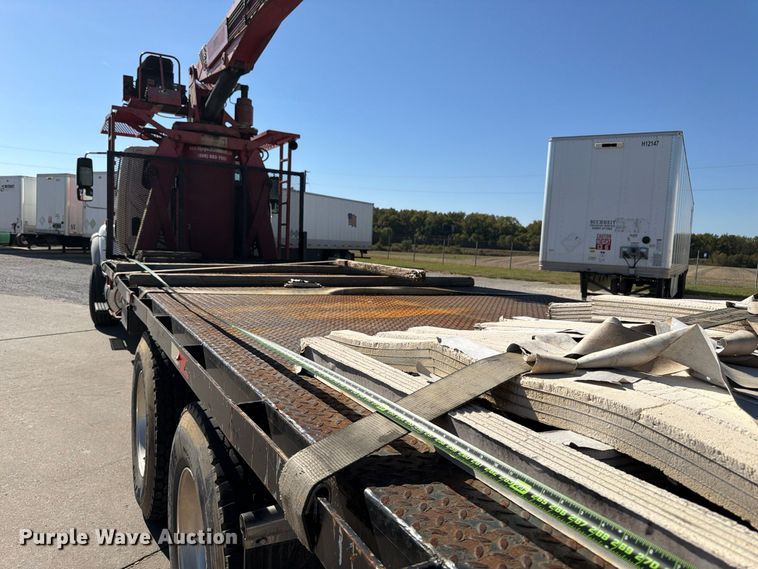image for item FU6001 2006 International 7600 crane truck