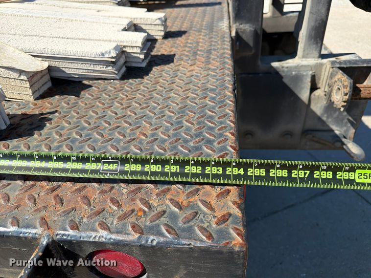 image for item FU6001 2006 International 7600 crane truck