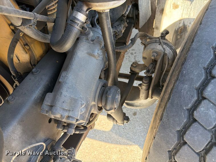 image for item FU6001 2006 International 7600 crane truck