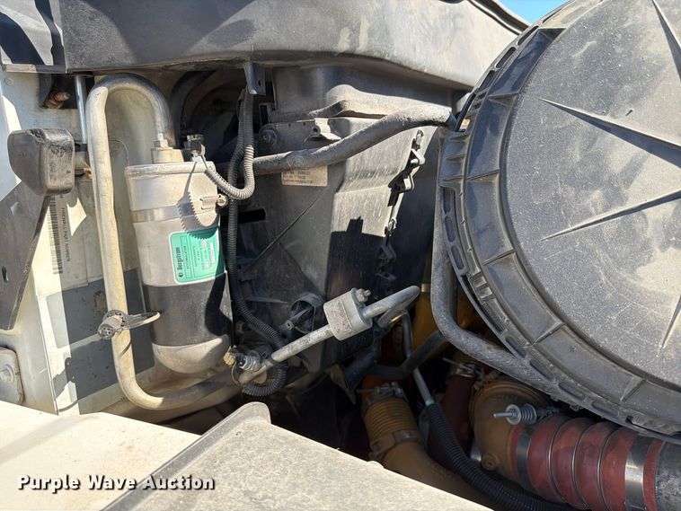 image for item FU6001 2006 International 7600 crane truck