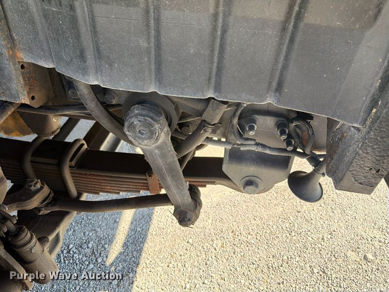 image for item FU6001 2006 International 7600 crane truck