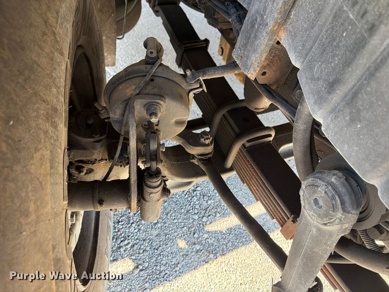 image for item FU6001 2006 International 7600 crane truck