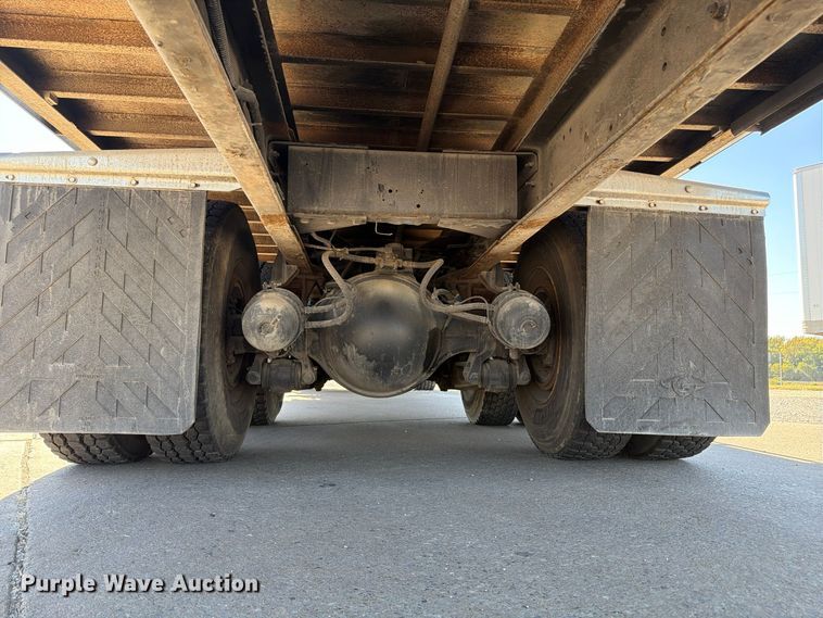 image for item FU6001 2006 International 7600 crane truck