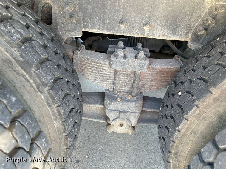 image for item FU6001 2006 International 7600 crane truck