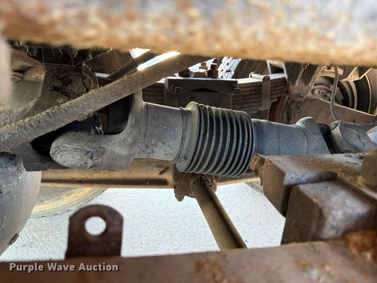 image for item FU6001 2006 International 7600 crane truck