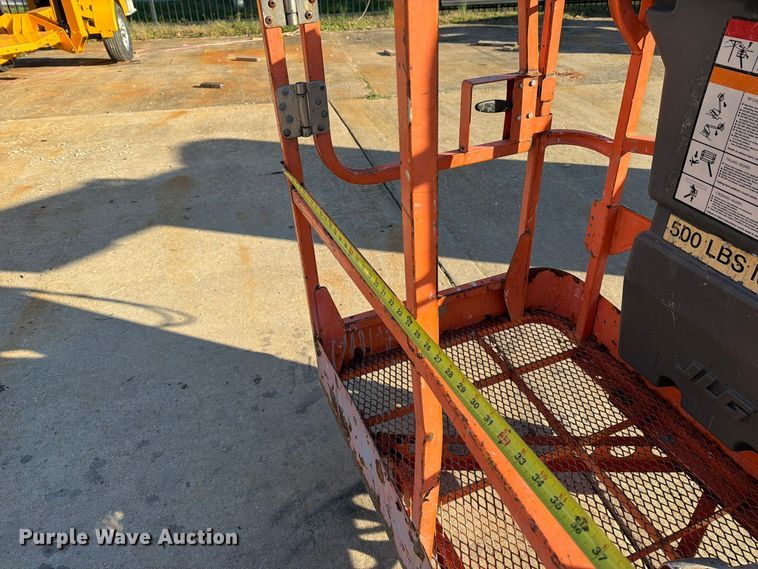 image for item FU8500 2005 JLG E300AJ boom lift