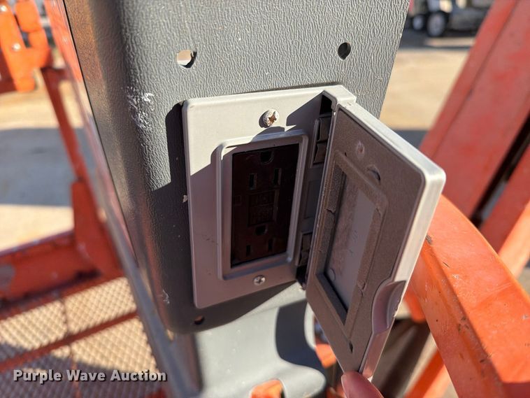 image for item FU8500 2005 JLG E300AJ boom lift