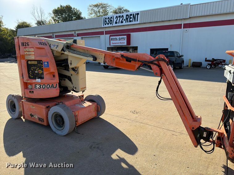 image for item FU8500 2005 JLG E300AJ boom lift