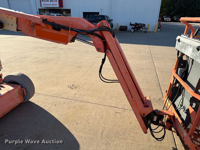 image for item FU8500 2005 JLG E300AJ boom lift