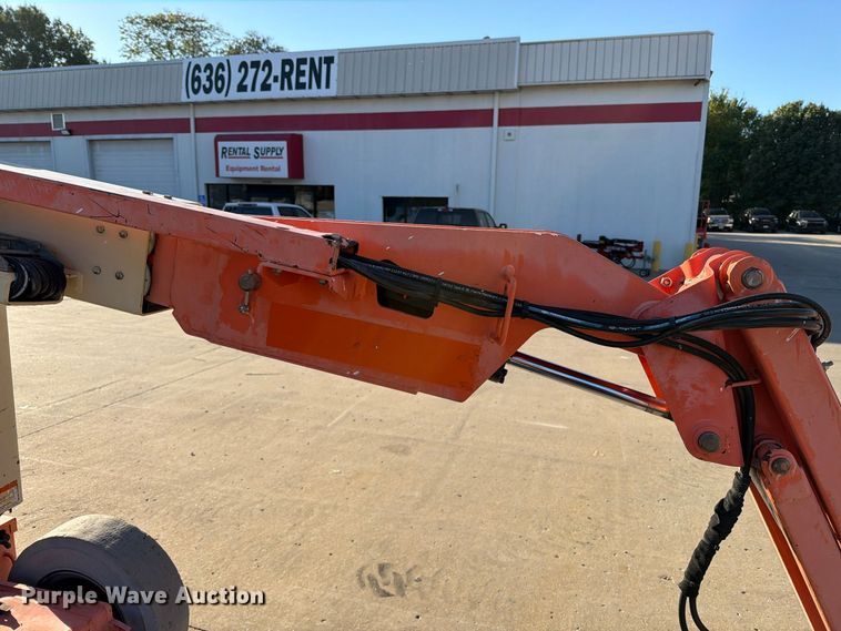 image for item FU8500 2005 JLG E300AJ boom lift