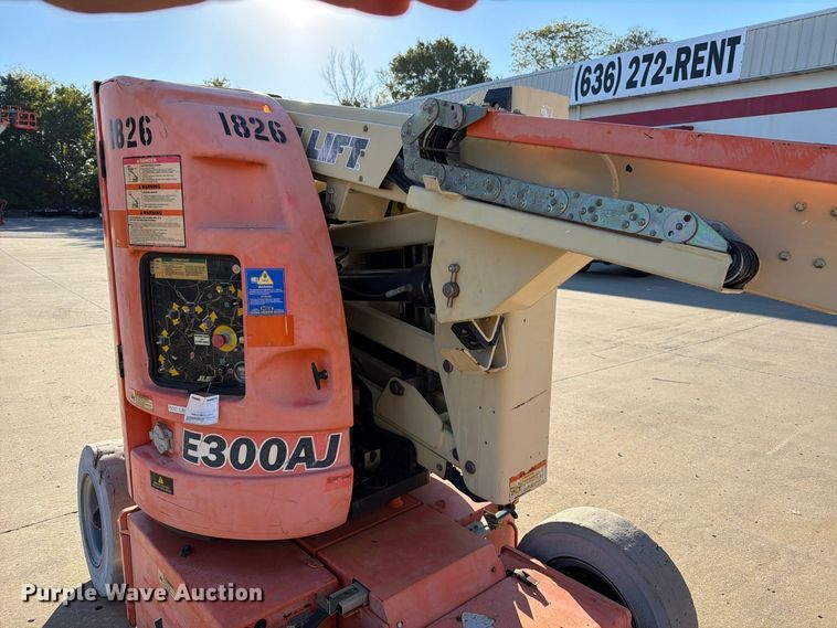 image for item FU8500 2005 JLG E300AJ boom lift