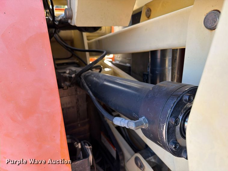 image for item FU8500 2005 JLG E300AJ boom lift