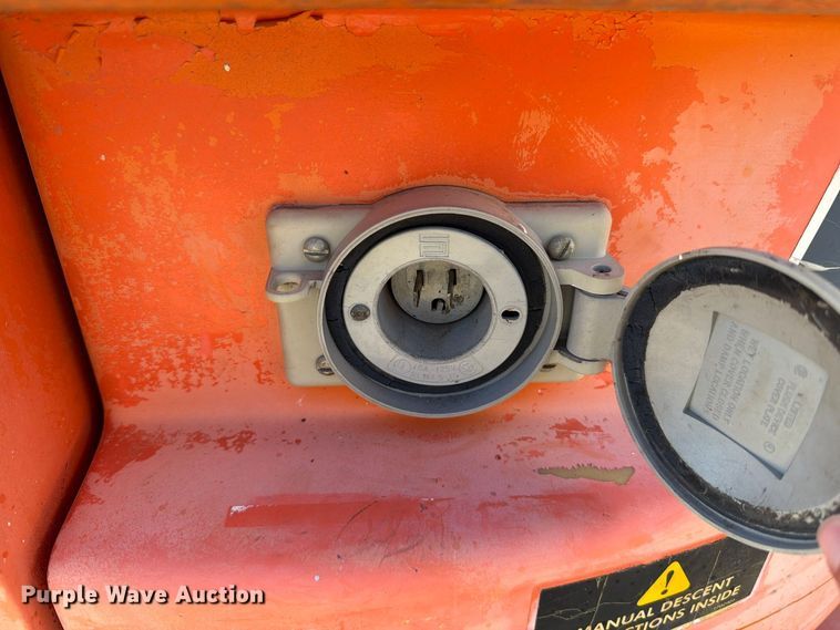 image for item FU8500 2005 JLG E300AJ boom lift