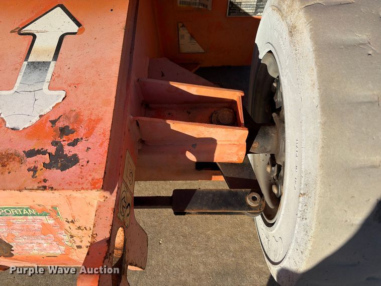 image for item FU8500 2005 JLG E300AJ boom lift
