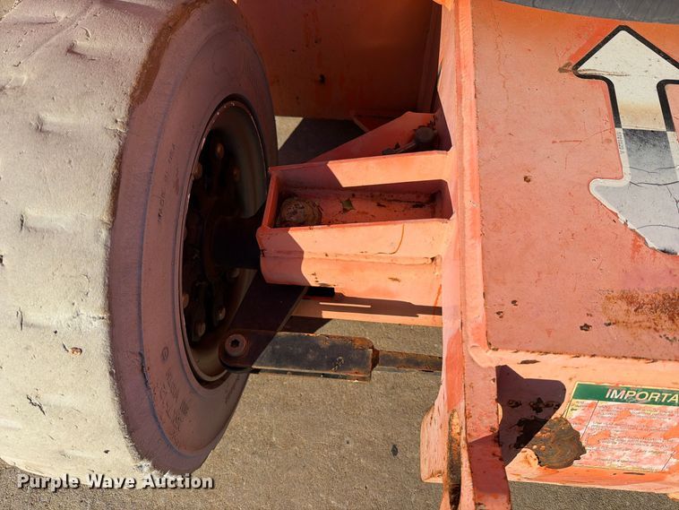 image for item FU8500 2005 JLG E300AJ boom lift